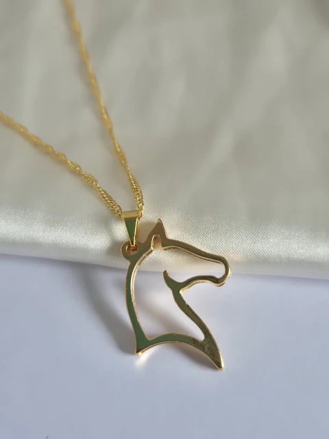 GARGANTILHA CAVALO CRIOULO - BANHADO OURO 18K