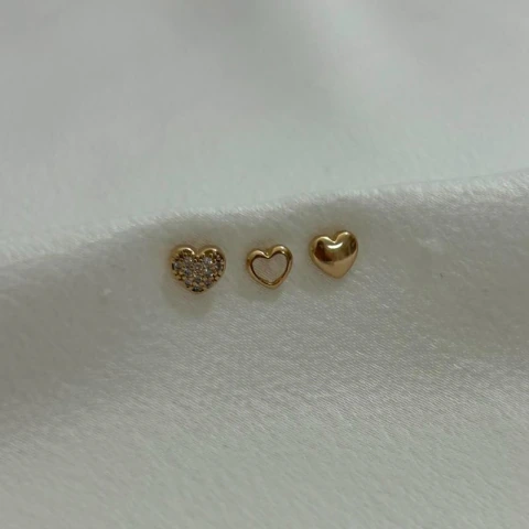 BRINCO TRIO DE CORACAO LISO VAZADO CRQAVEJADO OURO
