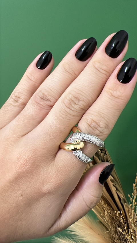 Anel entrelaçado dois banhos cravejado