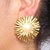 Aretes Sol Brillante de Oro Laminado con Piedra natural tipo Perla - MX Limited 