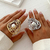 Anillo Silueta Tipo Amiba Calado con incrustación tipo Perla (Color: Plata u Oro)