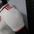 Camisa do uniforme 3 Bayern de Munique 2024/2025, nas cores bege e vermelha, com design exclusivo e detalhes modernos. Camisa de futebol oficial, com o logo do clube no peito e patrocinadores. Comprar camisa Bayern de Munique bege e vermelha 2024/2025, ca