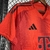 Camisa do uniforme 1 Bayern de Munique 2024/2025, na cor vermelha com detalhes em branco e dourado, design moderno e elegante. Camisa de futebol oficial, com o logo do clube no peito e patrocinadores. Comprar camisa Bayern de Munique vermelha 2024/2025, c