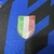 Camisa do uniforme 1 Inter de Milão 2024/2025, com listras azul e preta, logo do clube no peito e patrocinadores. Camisa oficial Inter de Milão 2024, uniforme de futebol, manga curta, estilo moderno e exclusivo. Comprar camisa Inter de Milão 2024/2025, ca