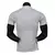Camisa branca versão jogador do Real Madrid 24/25 vista traseira.