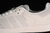 Adidas Samba na internet