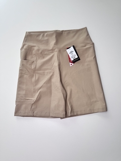 REF: 0012 SHORT TAMILA na internet