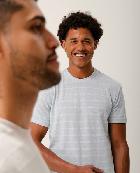 CAMISA BASICA MASCULINA C/ COMPOSIÇÃO DE LINHO - comprar online