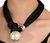 COLLAR DE PERLA GRANDE CON TELA COLOR NEGRO AJUSTABLE - comprar en línea