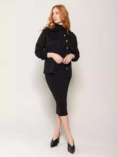 CASACO COM FECHAMENTO DE BOTÕES, APLICAÇÃO DE BOLSOS E MANGAS DE CAVA QUADRADA BIAMAR 11668