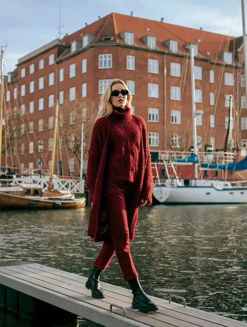 CALÇA COM PREGAS, PASSANTES PARA CINTO E BARRA DOBRADA BIAMAR 11575