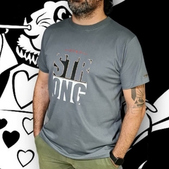 Remera Strong