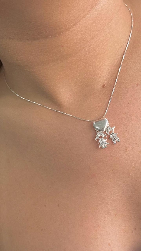 Colar: Menina e Menino Cravejado Com Coração – Prata 925