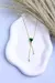 Colar Gravatinha Coração | Banho de Outro 18k e Zirconia Verde - comprar online