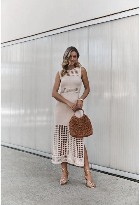 Vestido tricot regata ponto crochet