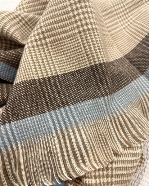 Pashmina Príncipe de Gales - Cru com Azul Bebê