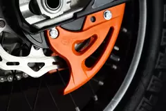 CUBRE DISCO TRAS KTM/HUSQ 08/24 GAS 21/24 HUSAB 08/12 MXF 18/24 AMX - COWBOY MOTOPARTS