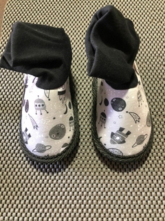 Pantufla Botita estampada Niño - comprar online