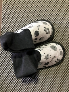 Pantufla Botita estampada Niño