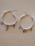 Pulsera con dijes en internet