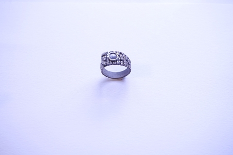 Anillo de piedra lunar
