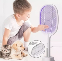 RAQUETA MATA MOSQUITO CON BASE RECARGAB CON LUZ ULTRAVIOLETA en internet