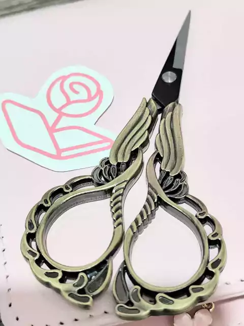 Tesoura Vintage - Modelo Orquídea - Pequena (11 cm) - comprar online