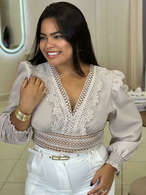 63- Blusa Feminina com Renda