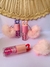 LIP GLOSS BOBBI RARA COM POMPOM DE CORAÇÃO