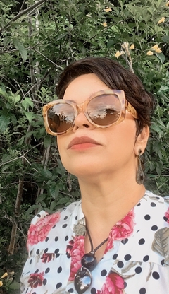 Óculos de sol Guilhermina marrom estampado na internet