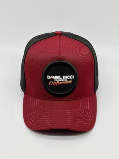 Boné Vermelho Daniel Ricci - Urbana Cavalheiro