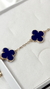 Pulseira com cinco trevos na internet