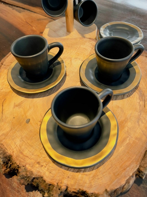 Conjunto 6 xícaras de café preto com filete dourado Cerâmica Scalla