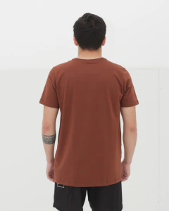 Camiseta Keisei Minimal Marrom - comprar online