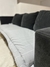 PILLOW GRIS C RAYAS BLANCAS en internet