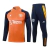 Conjunto Manchester United Treino 24/25 - Masculino Adidas - Laranja e azul com detalhes em amarelo