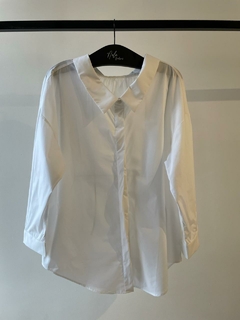 CAMISA OVERSIZED GOLA DESLOCADA BELLA na internet