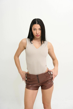 Micro short engomado en internet