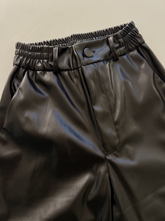 Pantalón engomado en internet