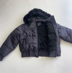 Campera puffer. Interior acolchado en internet