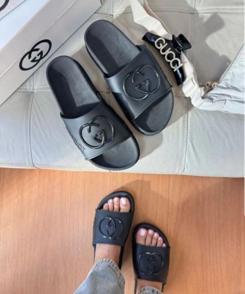 Papete feminina preta