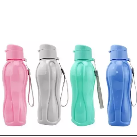 Garrafa squeeze 600ml 23cm de núcleos matte ideal para ir academia