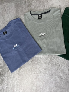 REMERA NIKE SB BORDADA en internet