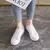 Imagem do Novos sapatos brancos femininos moda confortáveis apartamentos rendas até sapa