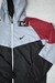 Campera rompeviento NIKE en internet