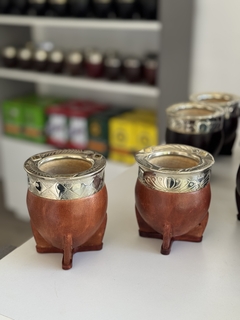 Mate Imperial 100 % uruguayo virola cincelada con apliques en internet