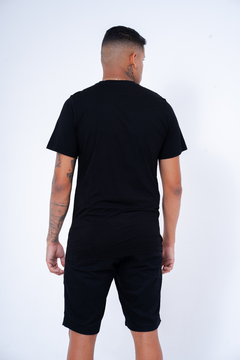 Camiseta Básica Lisa importada - Preto na internet