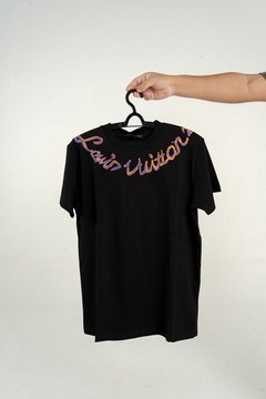Camiseta LV Estampada - Preto