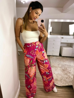 Calça pantalona Floral na internet