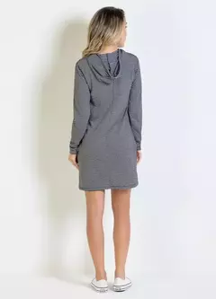 Vestido Curto Cristiane com Capuz e Bolsos na internet